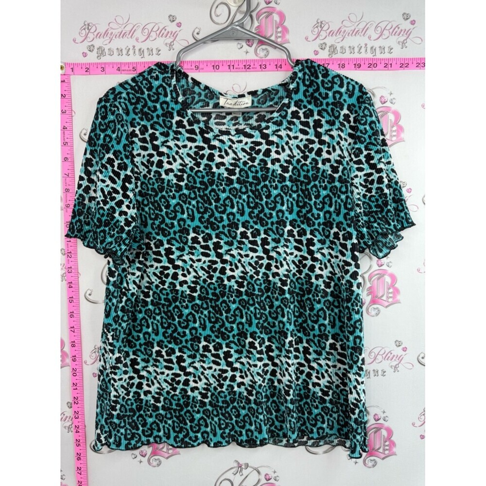 Tradition T-shirt, cheetah, print, ombre, blue, Leopard Print Short Sleeve Top